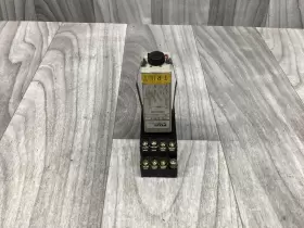 ST5P-4 FUJI Electric Relay Base