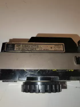 CR122B000 GE General Electric Pneumatic Timer Relay #2