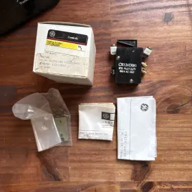 CR124D081 GE General Electric Relay
