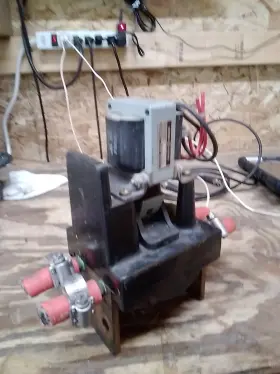 CR9500B101A2A GE General Electric Solenoid Contact