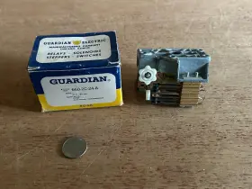 3040 GUARDIAN ELECTRIC MFG CO Solenoid Switch Coil Nos Box #2