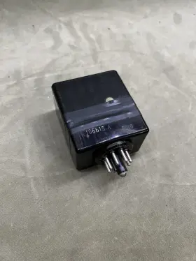 106615A HONEYWELL Plug Relay