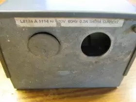 L8124A-1114 HONEYWELL Triple Aquastat Relay Cat #2