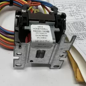 R8222N HONEYWELL Relay #2