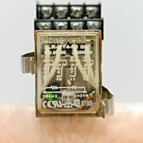 R8225Y4-1 HONEYWELL General Relay Socket Base