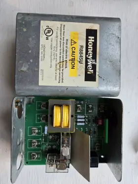 R8845U HONEYWELL Switching Relay Boiler Circulator Pump Zone