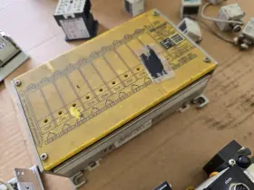 IR-2 IDEC Izbarl Ibrc Relay Barrier #3