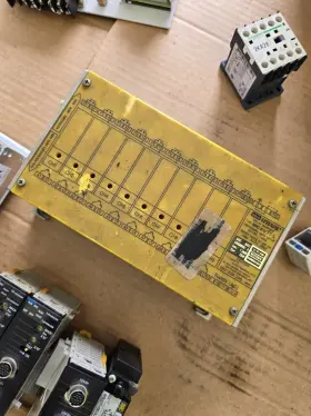IR-2 IDEC Izbarl Ibrc Relay Barrier