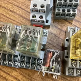 RU2S-M-D24 IDEC Cube Relay Base #3