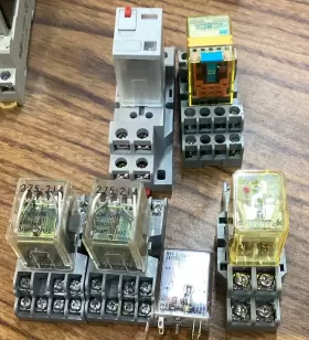 RU2S-M-D24 IDEC Cube Relay Base
