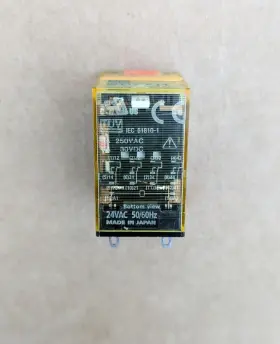 RU4S-A24 IDEC Relay Vac Double Throw Pin Base #2