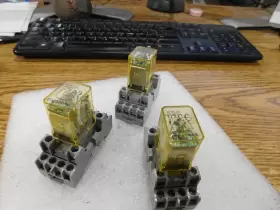 RY4S-UL IDEC Relay Bases