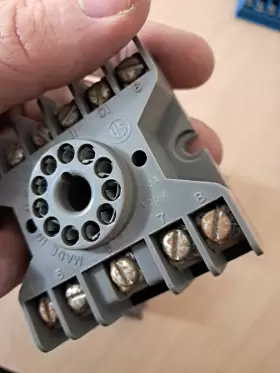 SL-611 IDEC Bundel Relay Socket Pins #2