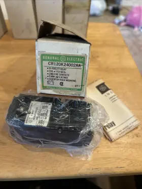 CR120K42002AA INDUSTRIAL MRO Box General Electric Relay