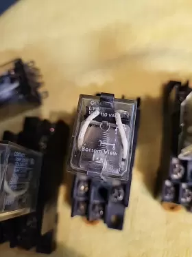 KNOX500121181-LY2 INDUSTRIAL MRO Omron Coil Relays #2