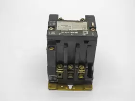 MROS100128971-8502SAO12SV02 INDUSTRIAL MRO Square Unmp #3