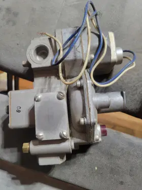 P-8-10145 LENNOX Electro Magnetic Gas Valve