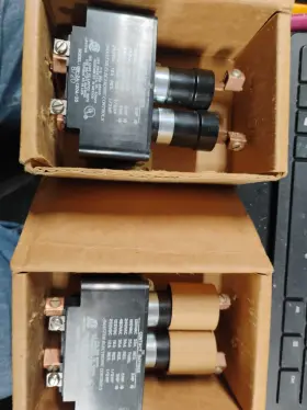 GW-2A-120A-35 MASTER ELECTRONIC CONTROLS Pole Mercury