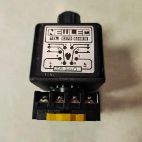 IA-24DC NEWLEC Timer Relay Vdc Pin Plug Base Nos #3