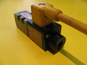 030SA400E NUMATICS Solenoid Coil Regulator Valve Power Cable #2