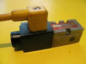 030SA400E NUMATICS Solenoid Coil Regulator Valve Power Cable #3