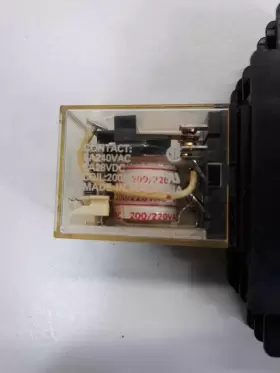 10763 OMRON Relay Socket #3