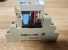 G2R-1-SNI OMRON Relay Socket Base
