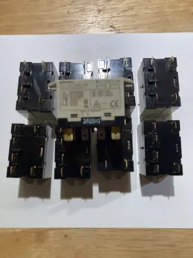 G7L-2A-TUBJ-C8 OMRON Relay Contacts Spade Lugs Tests Ok
