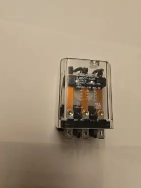 MJN3CF-AC120 OMRON Enclosed Power Relay Vac Connector #2