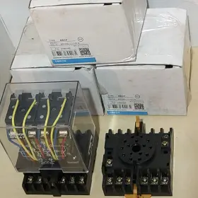 MM4P OMRON Relay Coil Sockets