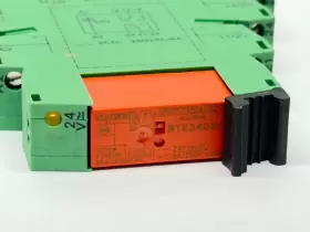 24UC-21-21 PHOENIX CONTACT Plc Bsc Relay Base Tyco #3