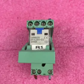 2833576 PHOENIX CONTACT Relay Base Omron #2