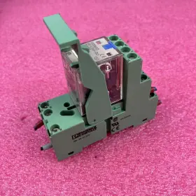 2833576 PHOENIX CONTACT Relay Base Omron