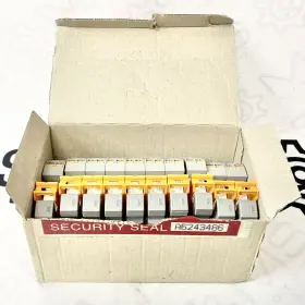 RIF-1-LDP-25DC-2X21AU PHOENIX CONTACT Relay Base