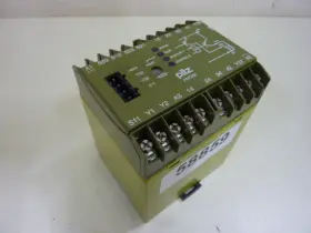 PNOZ824VDC3S1O PILZ Safety Relay Dent