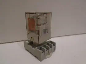 700-HN-100 RINA / ALLEN BRADLEY Relay Socket Base