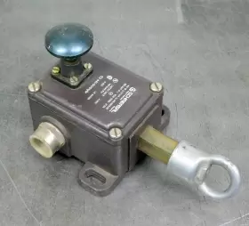 TQ441-01-01YUR SCHMERSAL Safety Cable Switch Push Ac #2