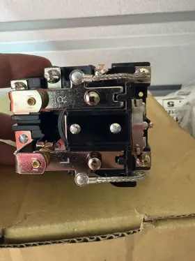 199AX-15 SCHNEIDER Power Relay Coil #2