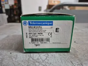 B121FU SCHNEIDER ELECTRIC Zelio Plc Smart Relay Vac