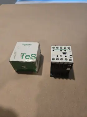 Schneider Electric Ca2kn40p7 Nos Control Relay Made In France