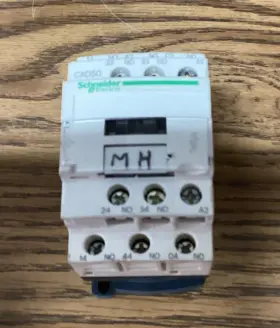CAD50U7 SCHNEIDER ELECTRIC Control Relay Tesys #2