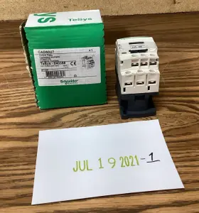 CAD50U7 SCHNEIDER ELECTRIC Control Relay Tesys