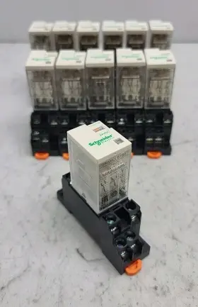 RXM2LB1BD SCHNEIDER ELECTRIC Pack Plug Relay Tend Socket