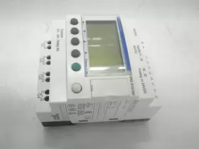 B121BD SCHNEIDER Smart Relay Zelio Logic #3