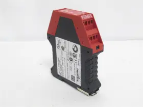 XPSDMB1132 SCHNEIDER Preventa Safety Relay