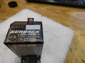 MR206115 SCHRACK Relay Idec Base #2
