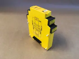 UE410-2R04 SICK Relay Expansion Module Kb #2