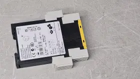 3TK2821-2CB30 SIEMENS Safety Relay #2