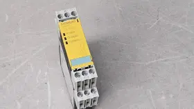 3TK2821-2CB30 SIEMENS Safety Relay