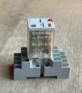 3TX7111-3PC03 SIEMENS Relay Pin Socket Base